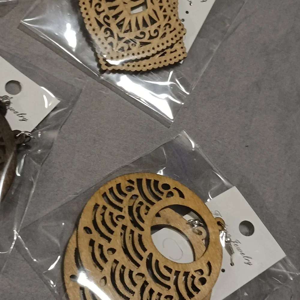 NWT!!! Handmade Wooden Earrings Bundle (14prs) - Picture 16 of 16